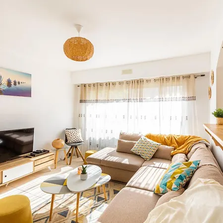 Guestready - Sunny Side Up With Balcony * Courbevoie